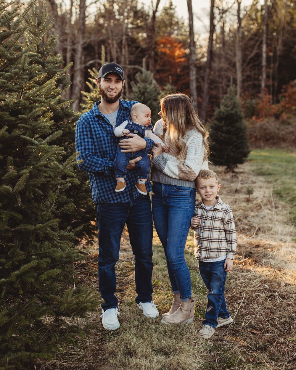 Professional family photo - tree farm edition