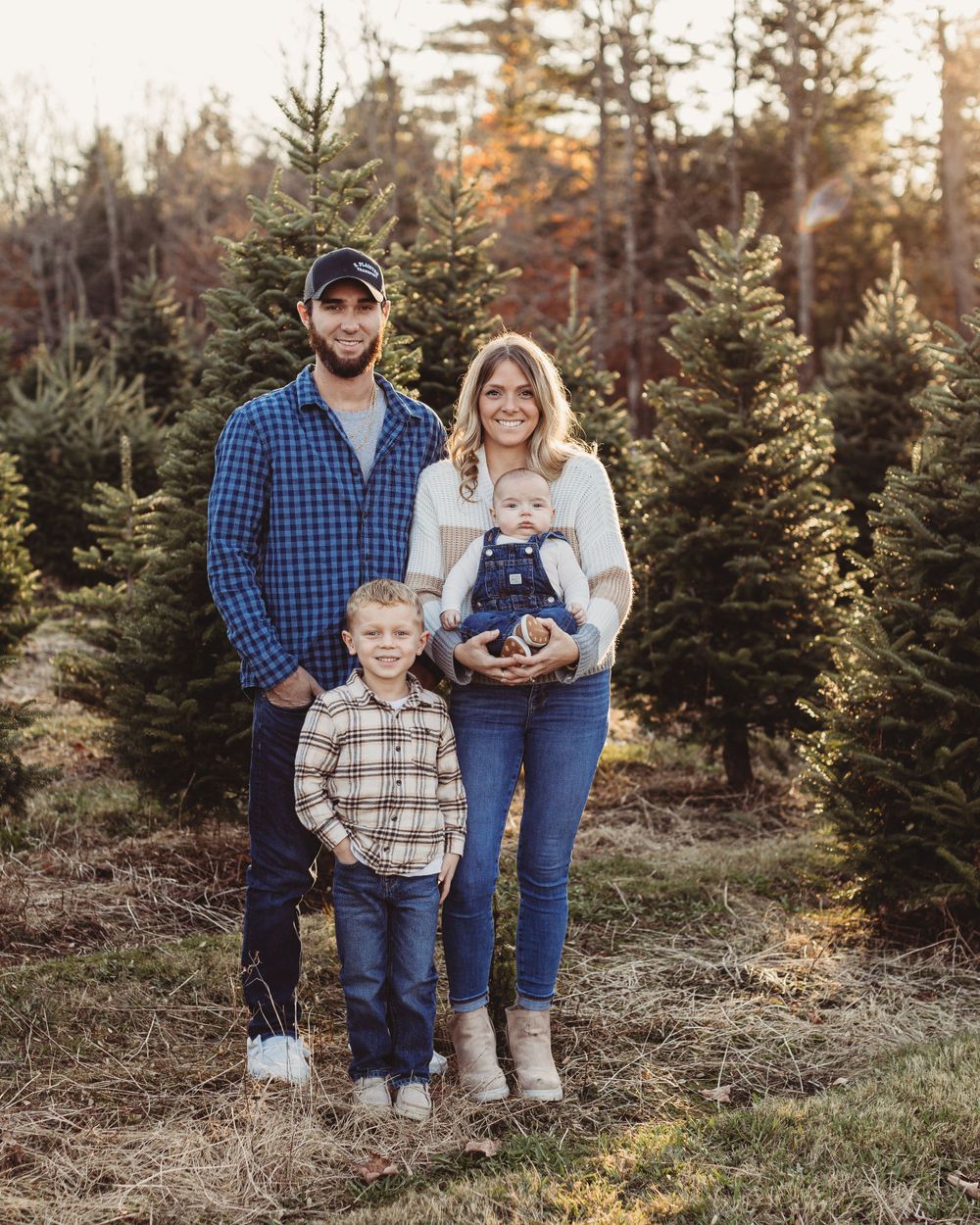 Professional family photo - tree farm edition