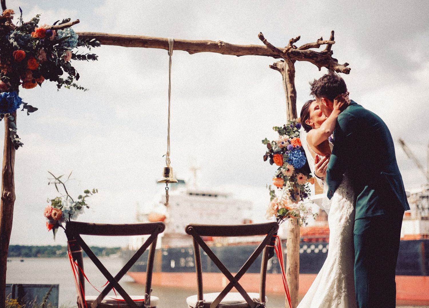 Hochzeitsfotografin Hamburg Echt gluecklich Am Jachthafen Gerresheim