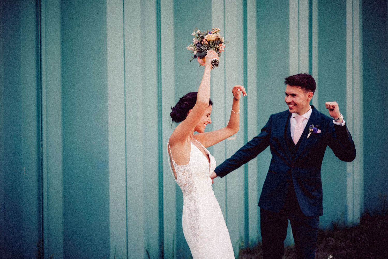 Hochzeitsfotografin Hamburg Echt gluecklich Am Jachthafen Gerresheim