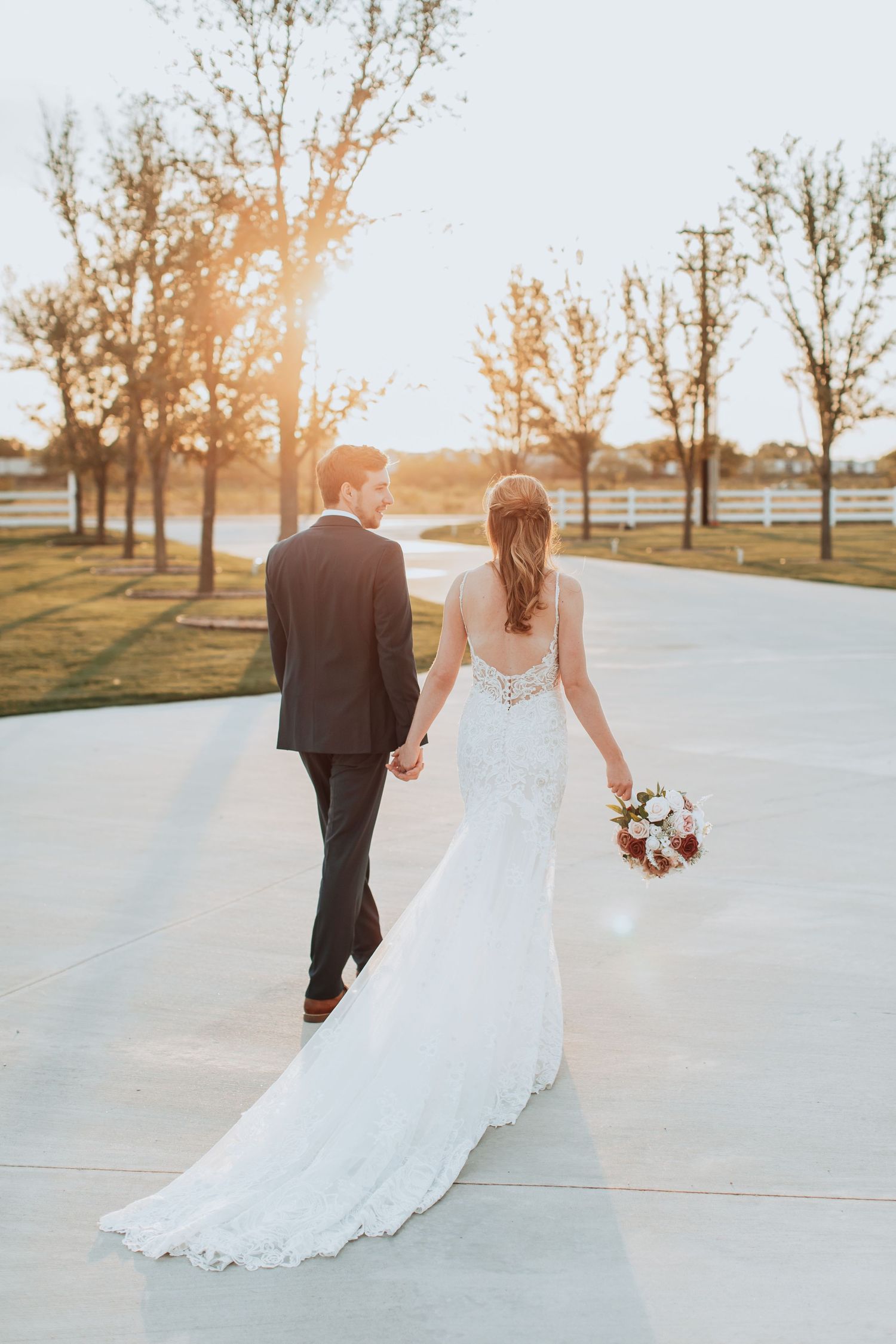 Wedding couple bride and groom at sunset photography in Dallas DFW