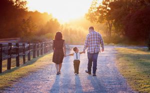 Golden hour family photography session in Royse City, Texas by Alicia Wilson