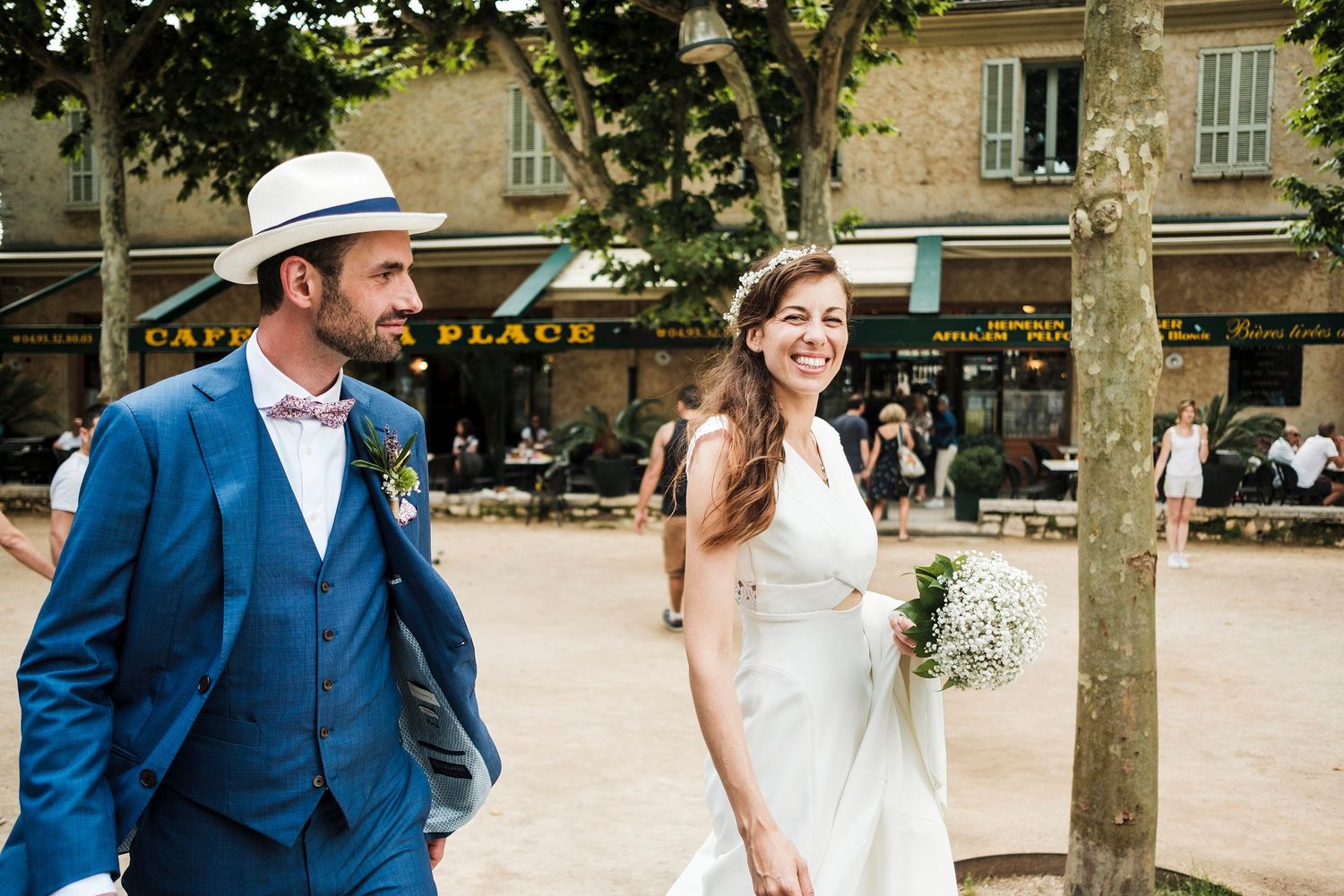 TLOOK photographe de mariage de style documentaire, Saint-Paul-de-Vence en France portraits des mariés