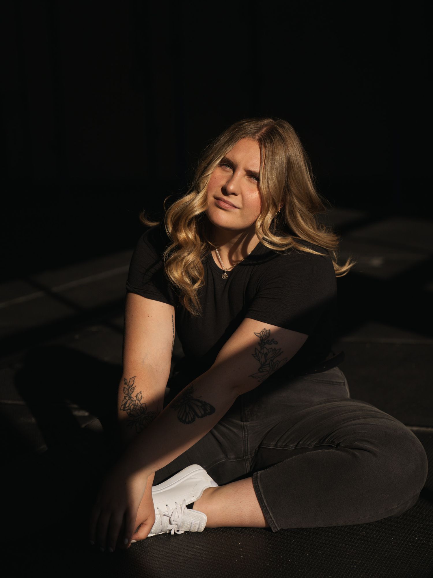 Portrait jeune femme lumière naturelle Gaelle Tremblay