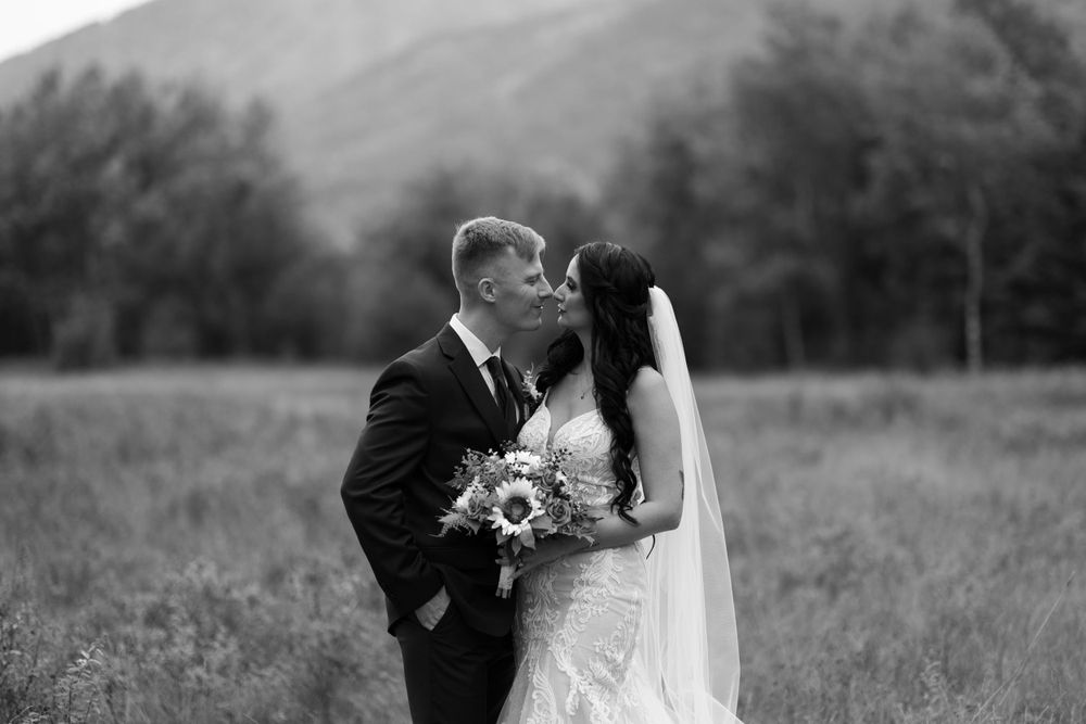 ELOPEMENT WEDDING PHOTOGRAPHY MIRROR LAKE INN LAKE PLACID NEW YORK ADIRONDACK MOUNTAINS UPSTATE