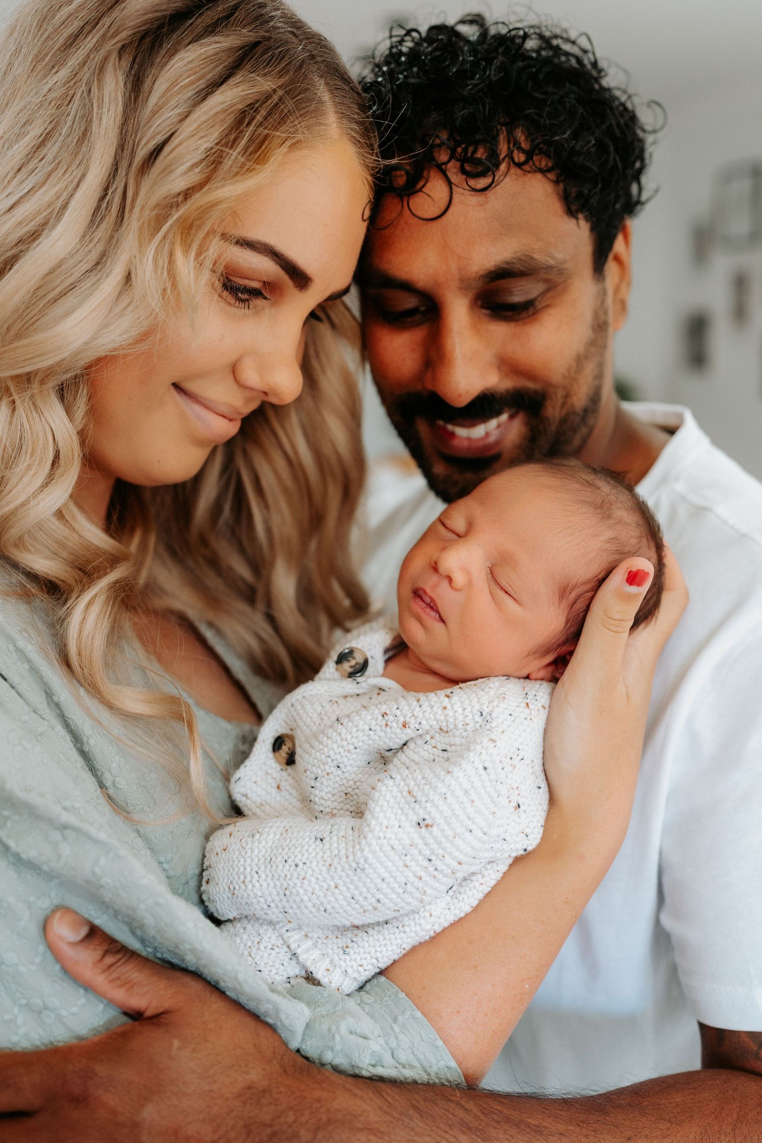 PORT HEDLAND MATERNITY NEWBORN FAMILY MOTHERHOOD PHOTOGRAPHER