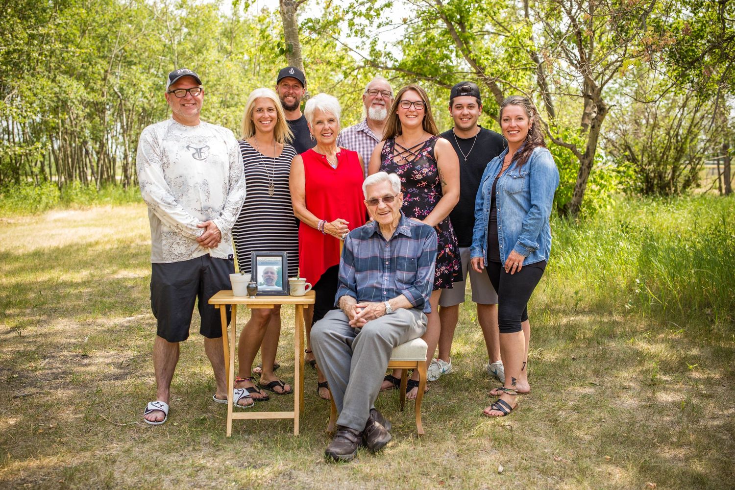Outdoor Family photo taken in warman saskatchewan