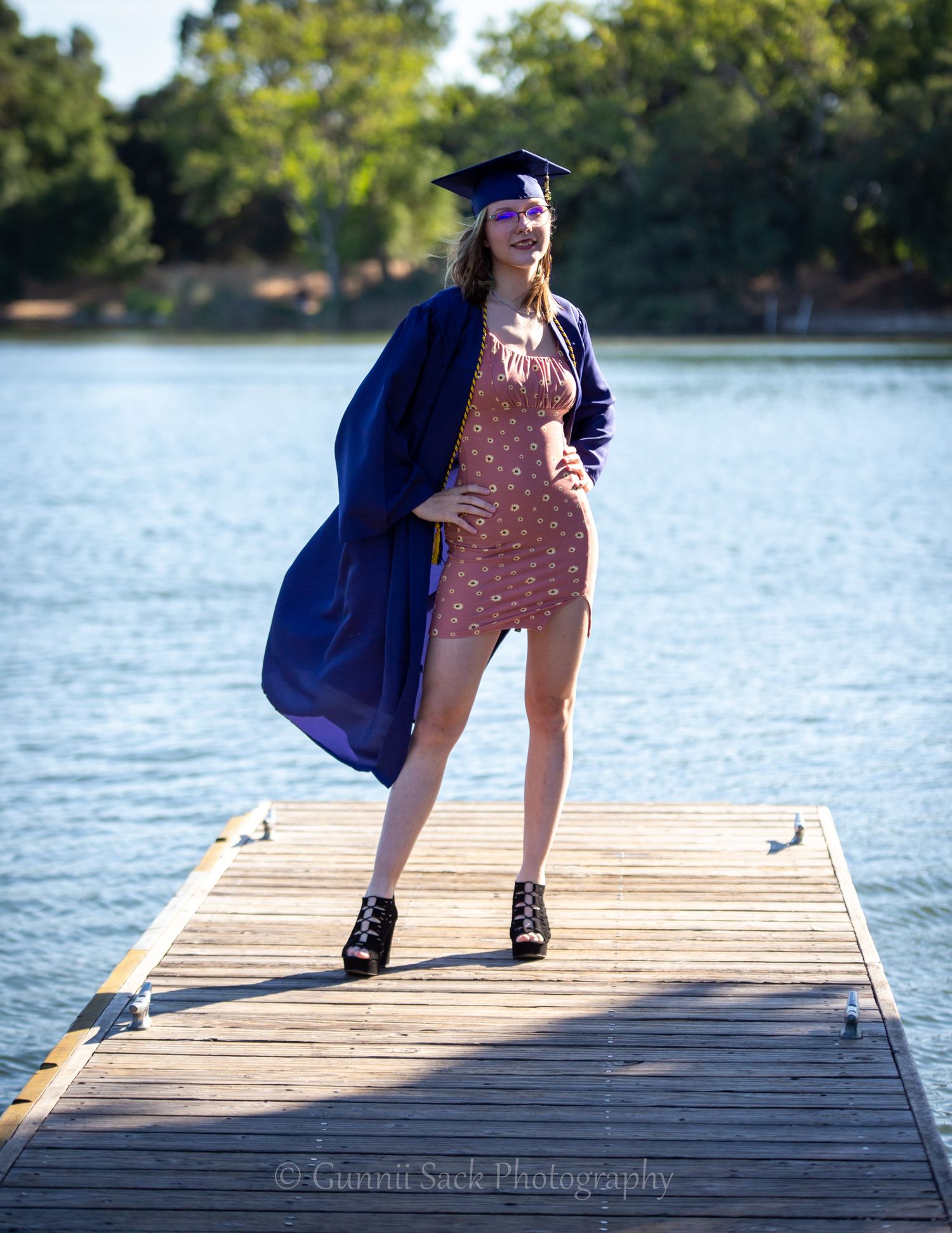 gunnii sack photography, lodi lake, class of 2022, senior session, windy day,