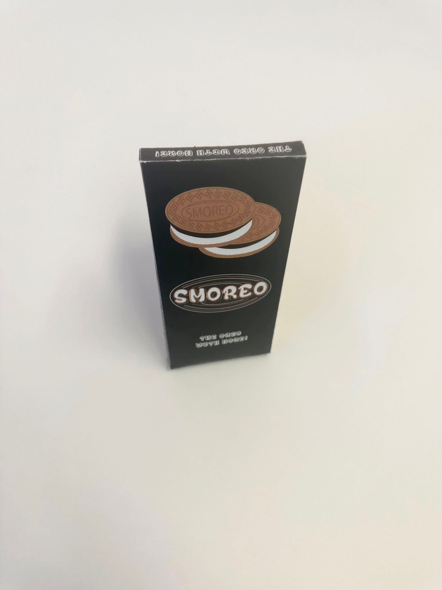 angled front view of smoreo box