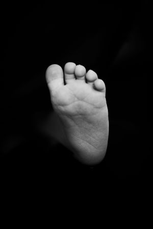 Baby Fuß schwarz Weiß
