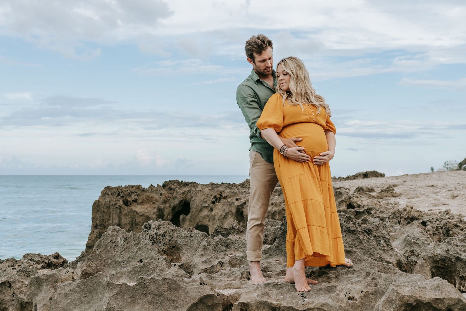 Sweet Maternity photos on the beach