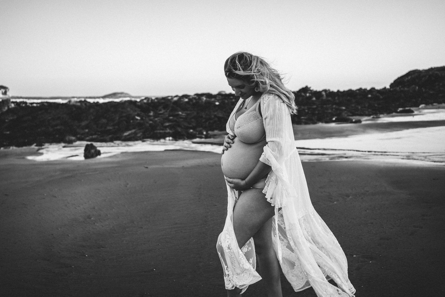 PORT HEDLAND MATERNITY NEWBORN FAMILY MOTHERHOOD PHOTOGRAPHER