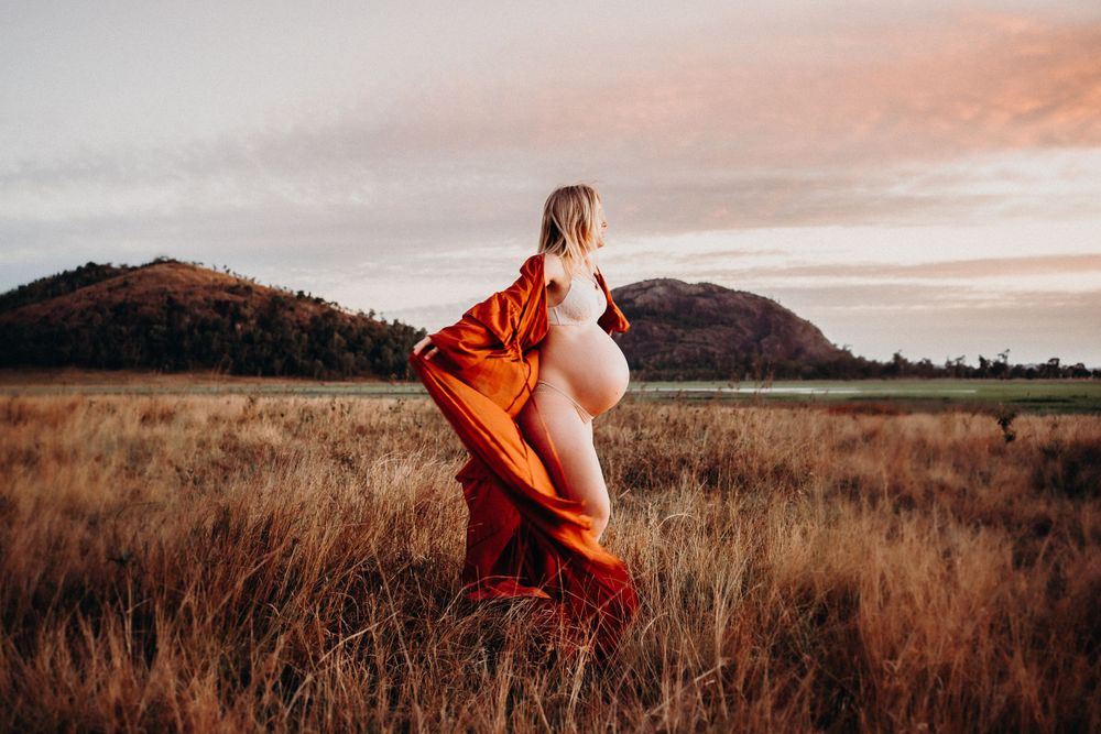 PORT HEDLAND MATERNITY NEWBORN FAMILY MOTHERHOOD PHOTOGRAPHER