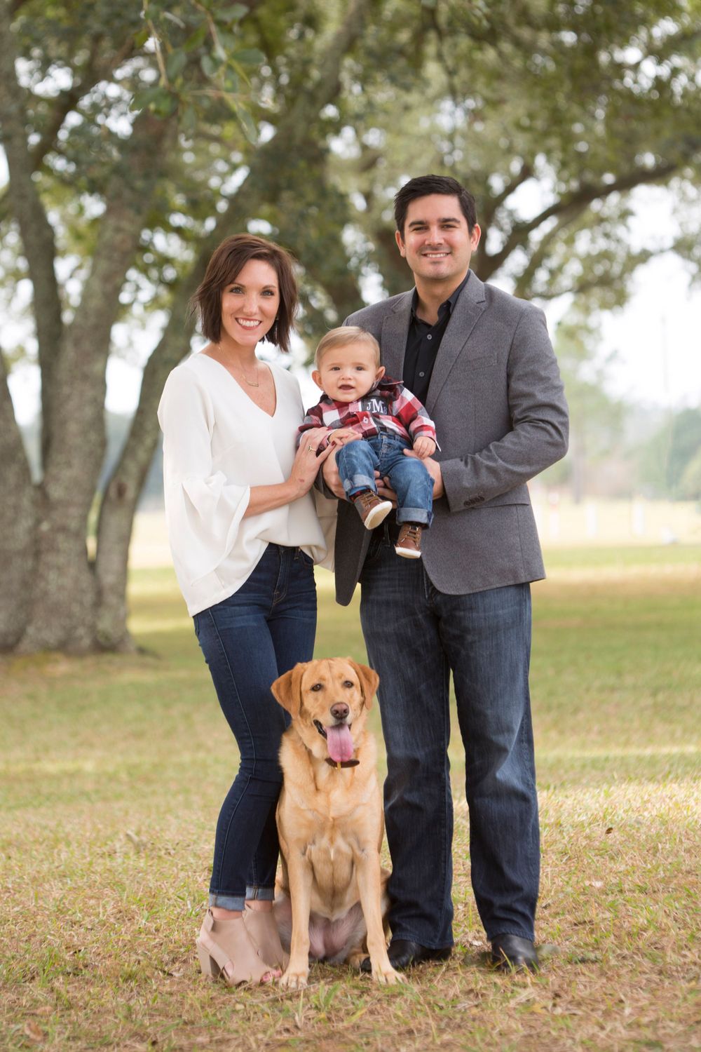Outdoor family portrait photo.