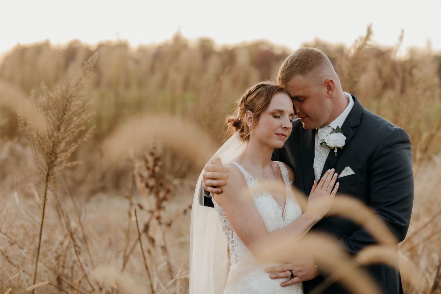 Ohio Wedding, Ohio Photographer, Wedding Photographer, Winterberry Farm, Bride and Groom Photos