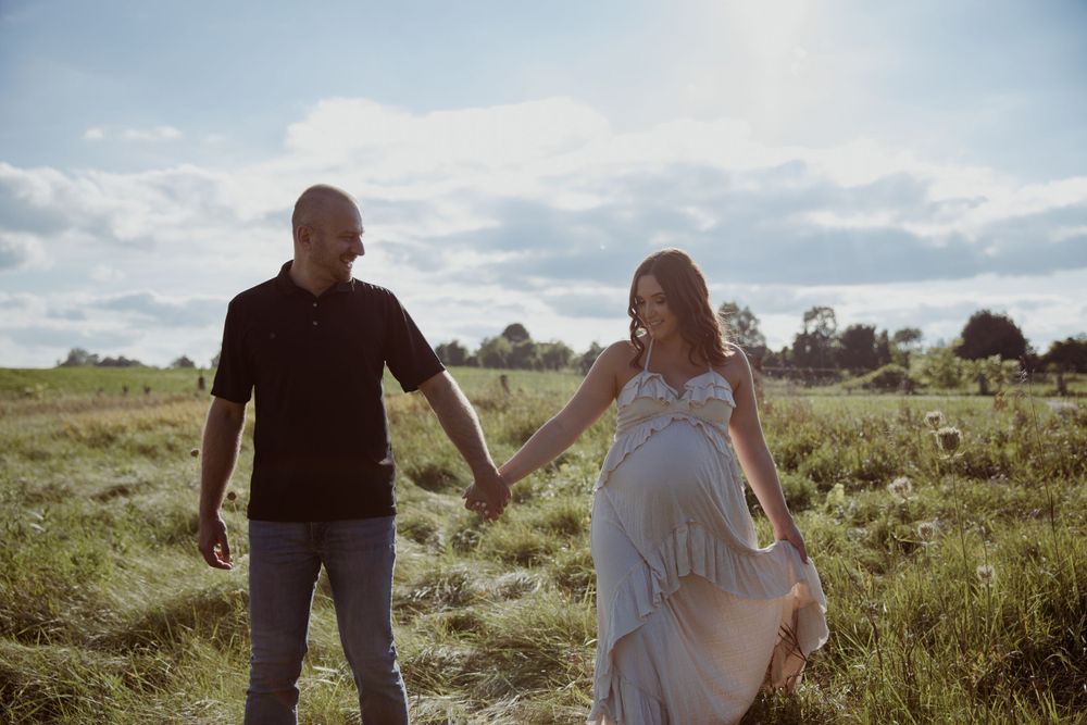 Courtney's Maternity Shoot at Scottsdale Farm | Niagara Photography | Welland Photography |  St. Catharines Photography