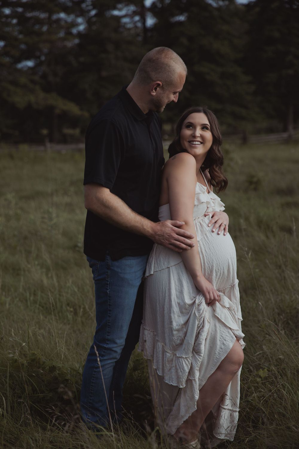 Courtney's Maternity Shoot at Scottsdale Farm | Niagara Photography | Welland Photography |  St. Catharines Photography