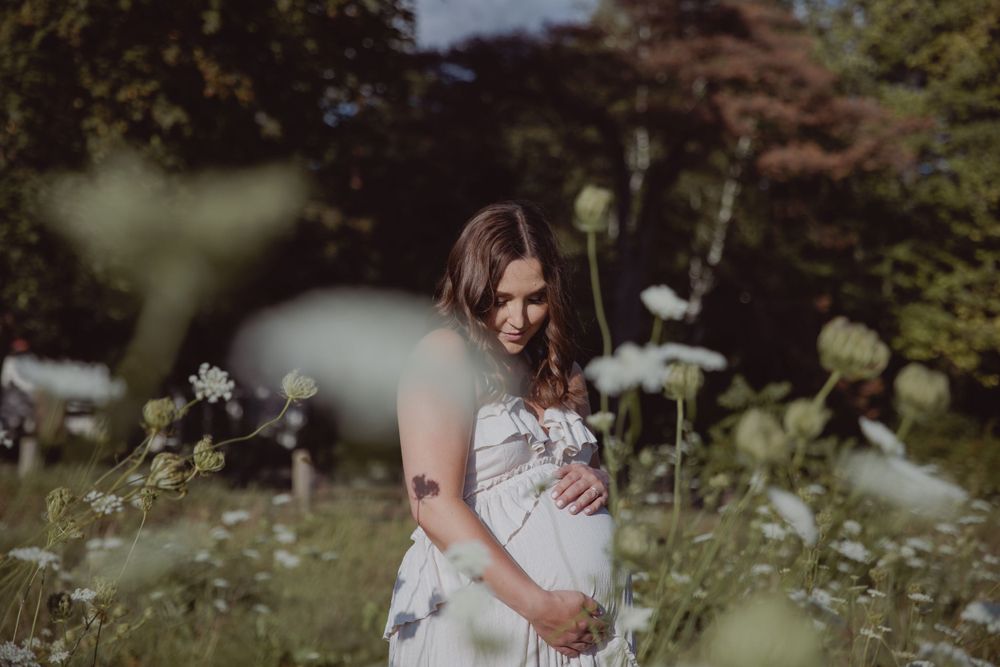 Courtney's Maternity Shoot at Scottsdale Farm | Niagara Photography | Welland Photography |  St. Catharines Photography