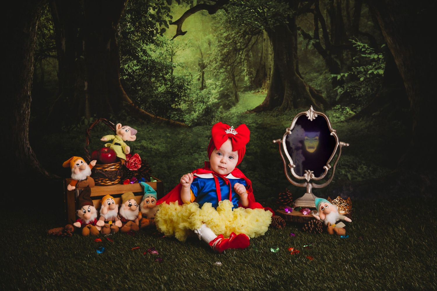 St Pete Baby Photographer- Tampa cake smash baby photographer-Snow White Cake Smash Themed Photos