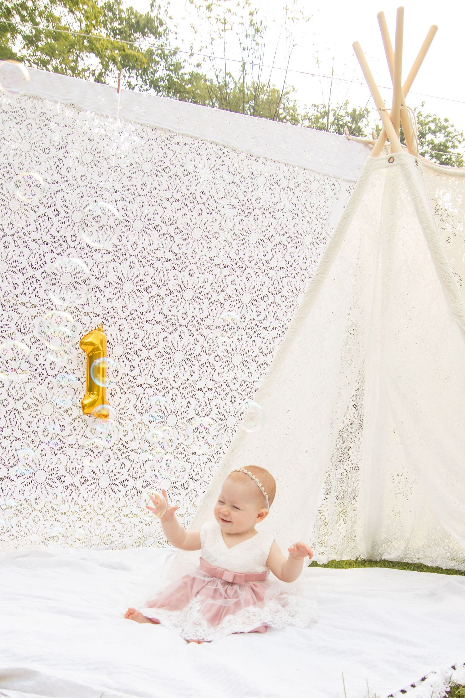 West Hartford, CT 1st birthday cake smash milestone photo session