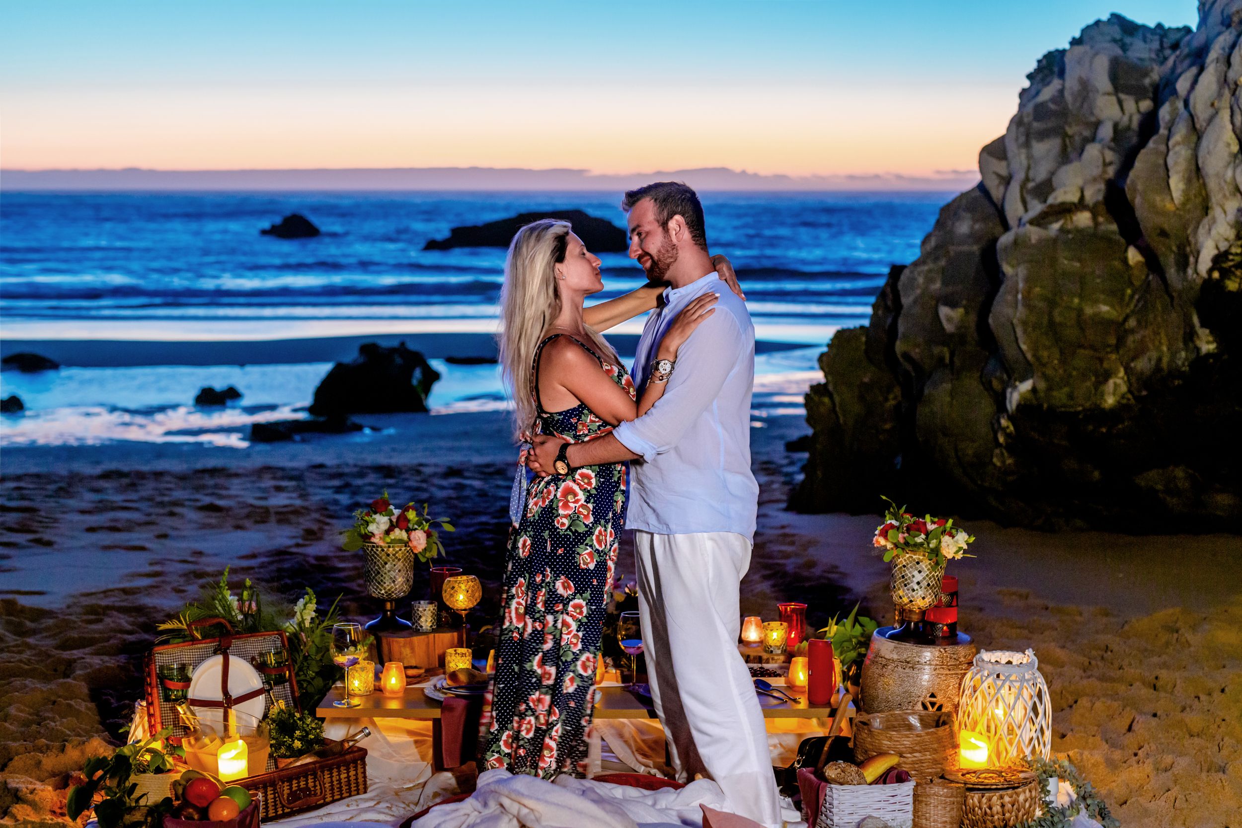 Woman accept a marriage proposal in the beach. (#marriageproposal #engagementproposal)