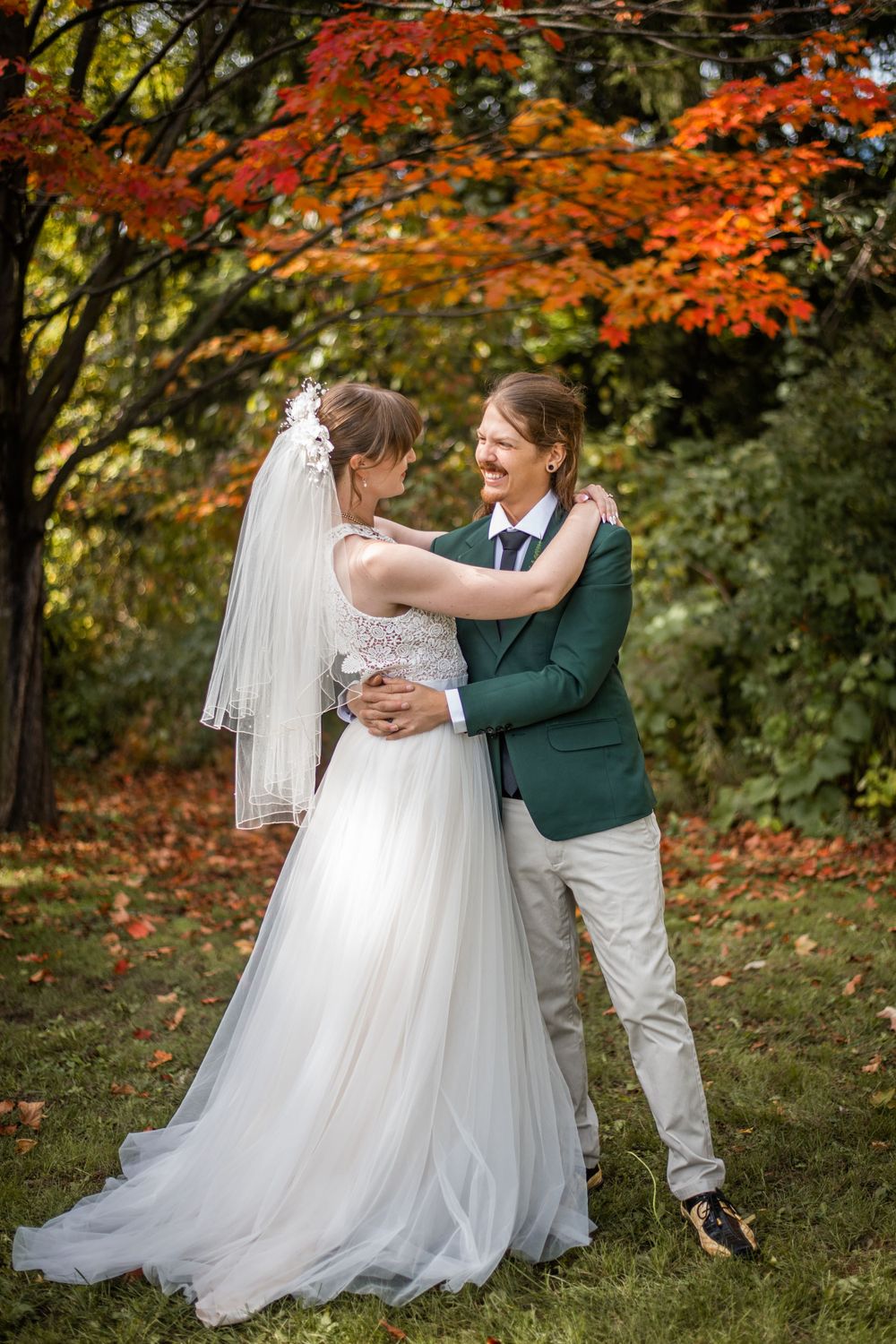 bride and groom outdoor fall autumn wedding photo in acton ontario