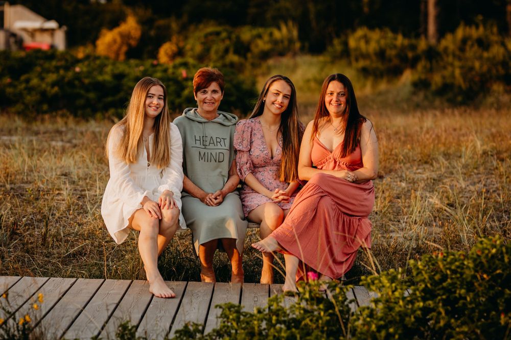 Familiefotografering utendørs på Jæren