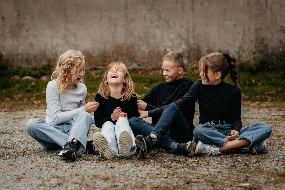 Familiefotografering utendørs på Jæren