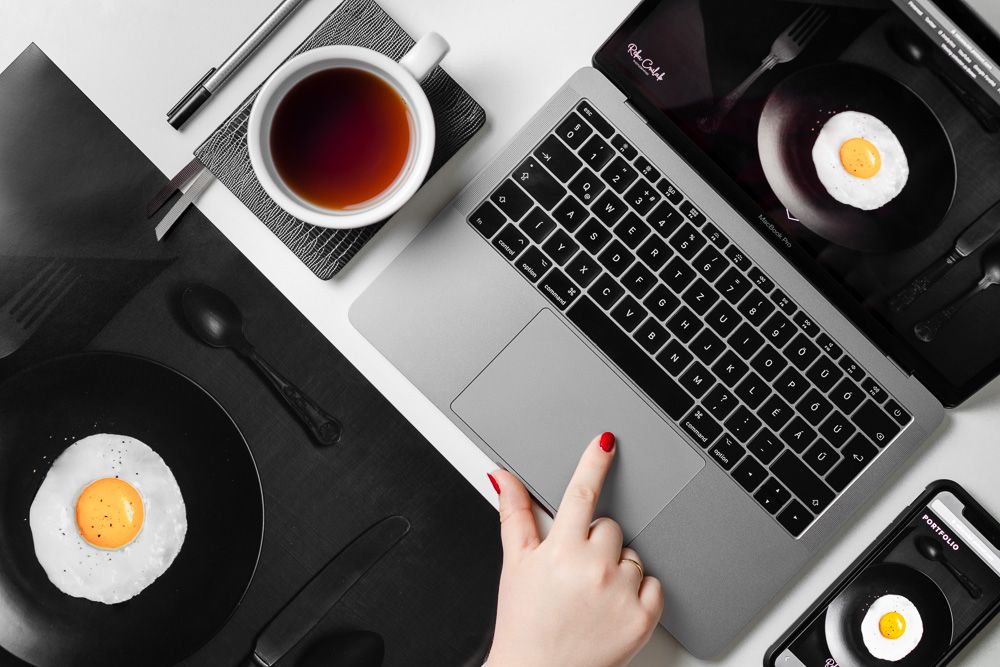 Portfolio On Every Platform - Photo by © Reka Csulak