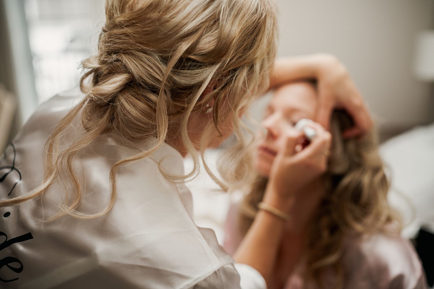 Photo mariage bague robe mariée maquillage Gaelle Tremblay