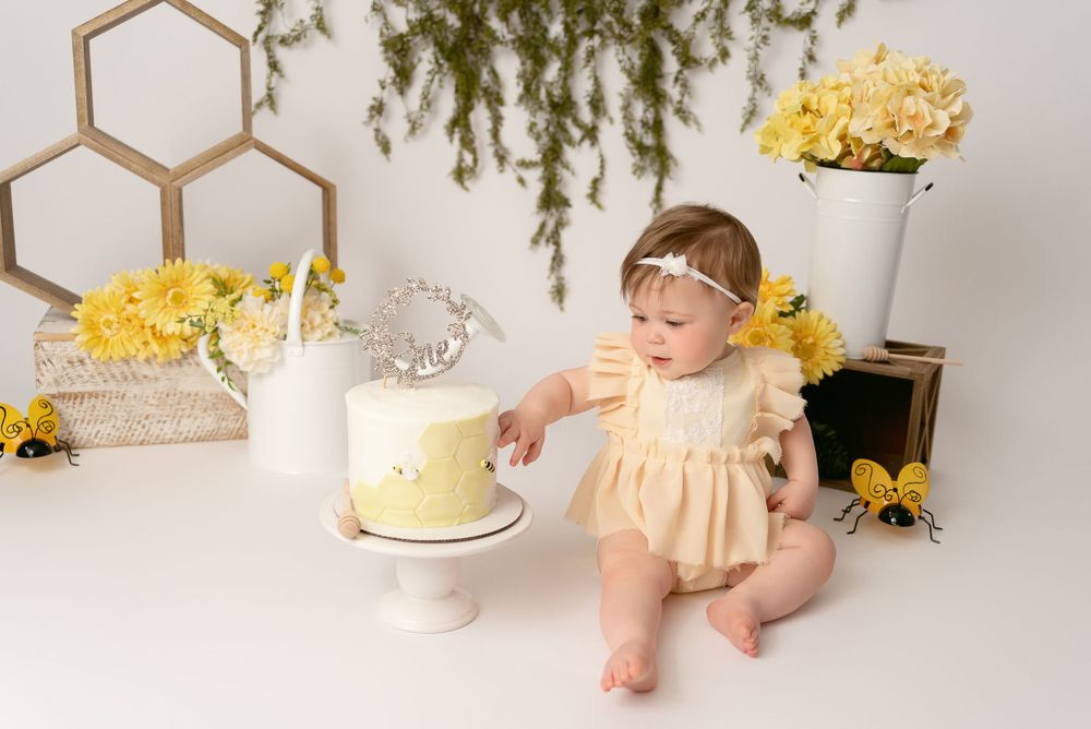 Buffalo & WNY cake smash sessions, one year portraits, cake smash photographers, one year photography