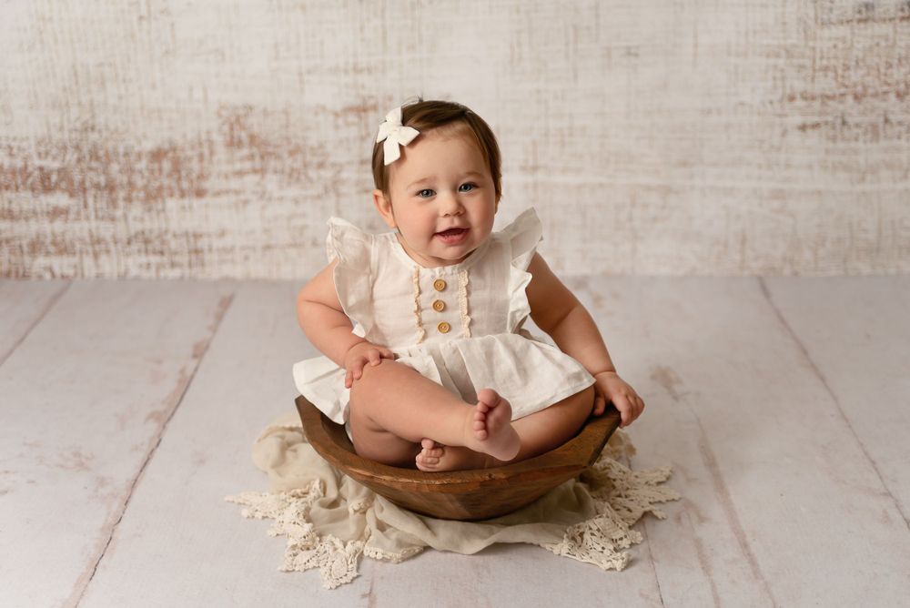 Buffalo & WNY cake smash sessions, one year portraits, cake smash photographers, one year photography