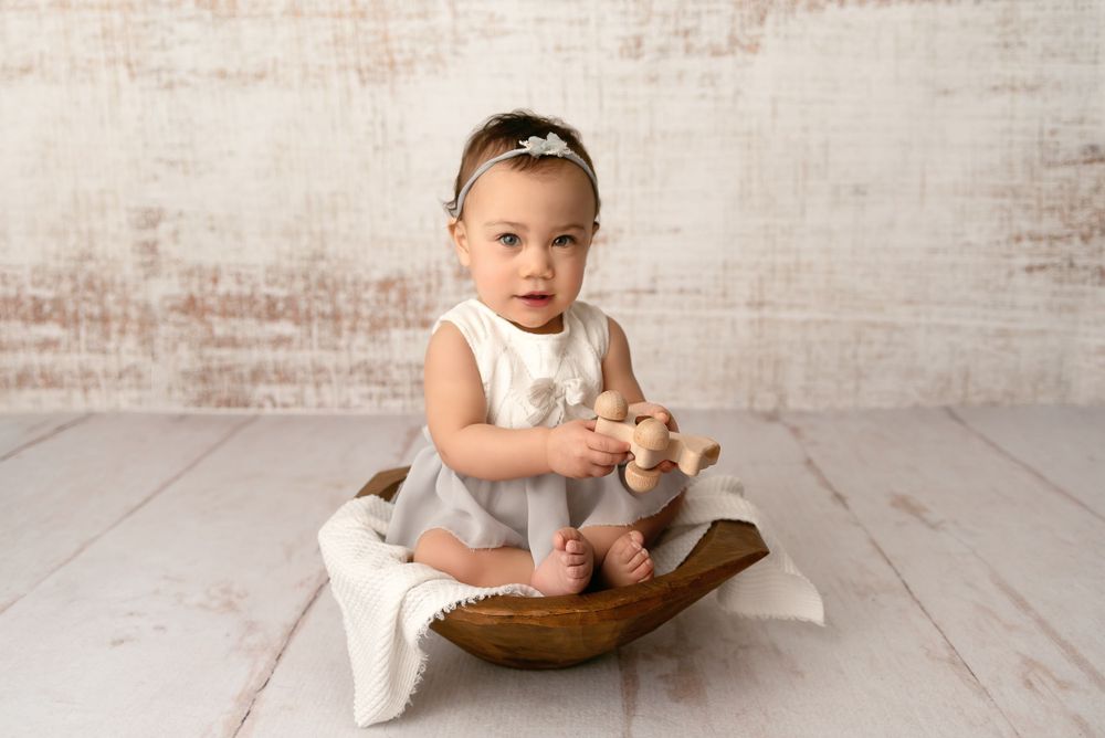 Buffalo & WNY cake smash sessions, one year portraits, cake smash photographers, one year photography