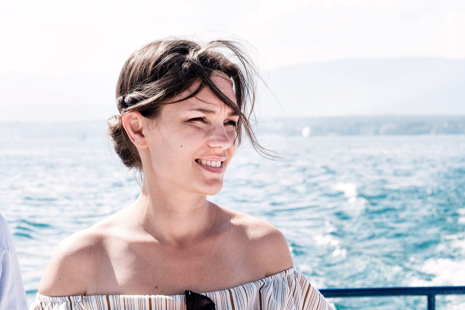 TLOOK photographe de mariage de style documentaire, bateau de la CGN portrait invité