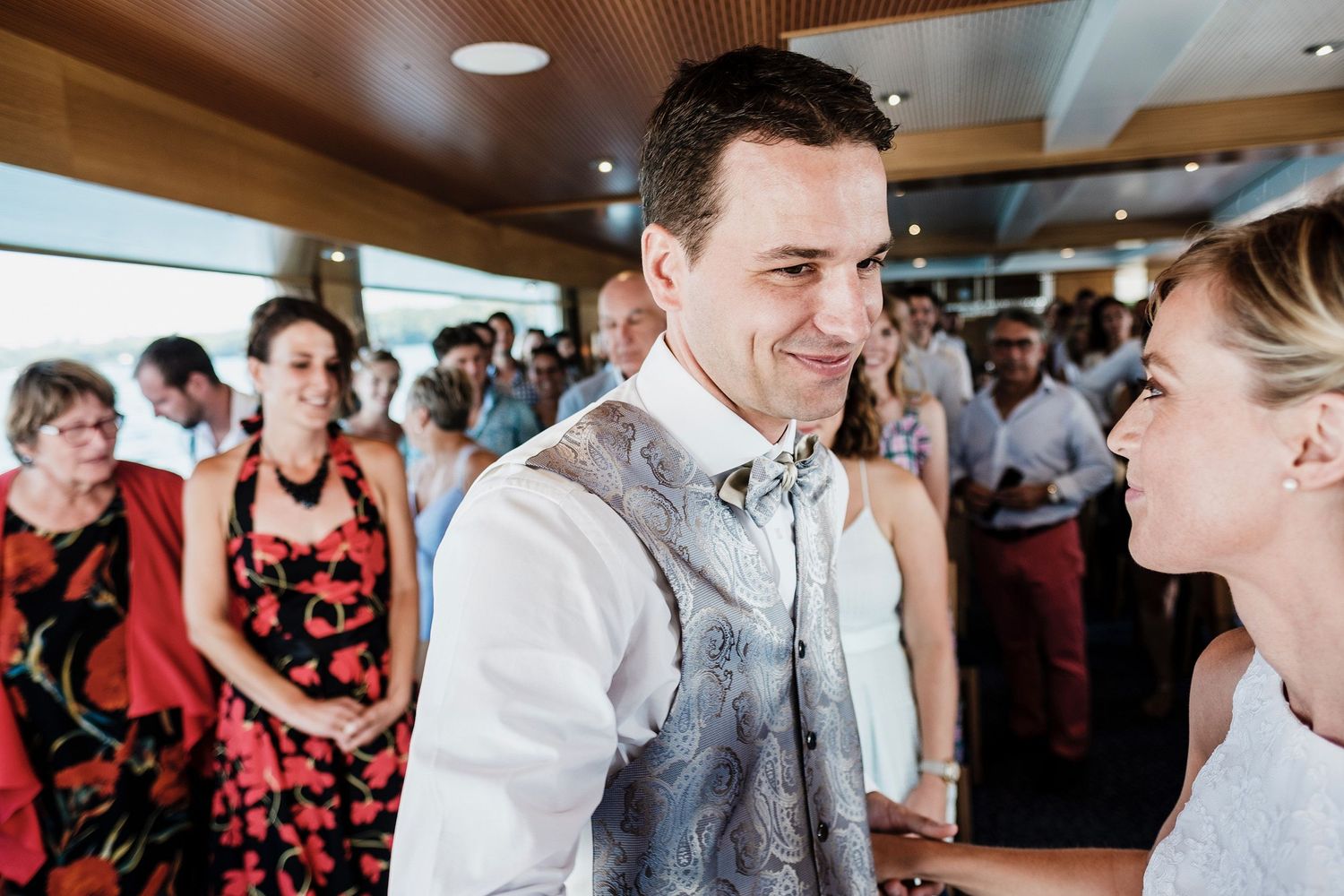 TLOOK photographe de mariage de style documentaire, bateau de la CGN cérémonie civile