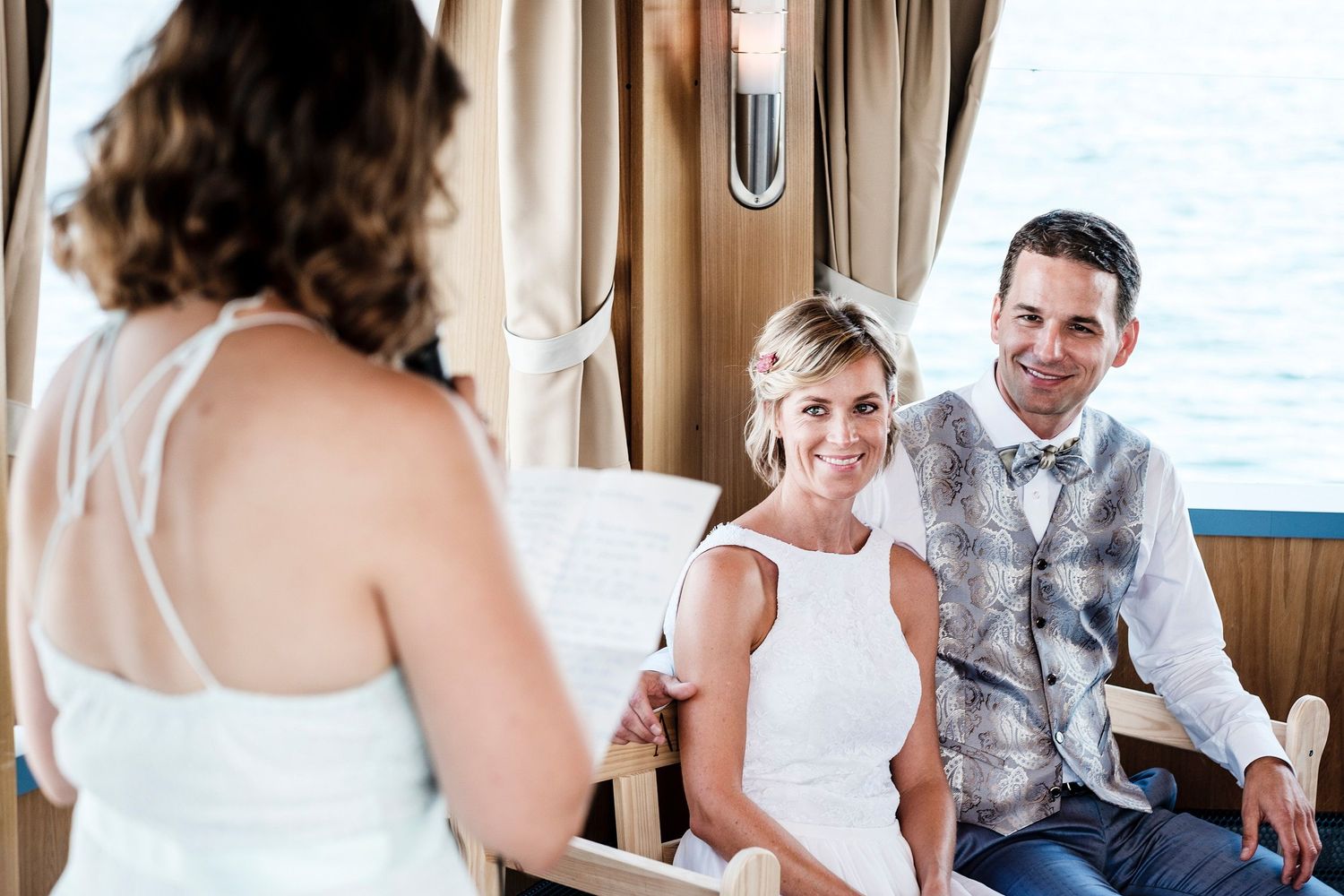 TLOOK photographe de mariage de style documentaire, bateau de la CGN cérémonie civile