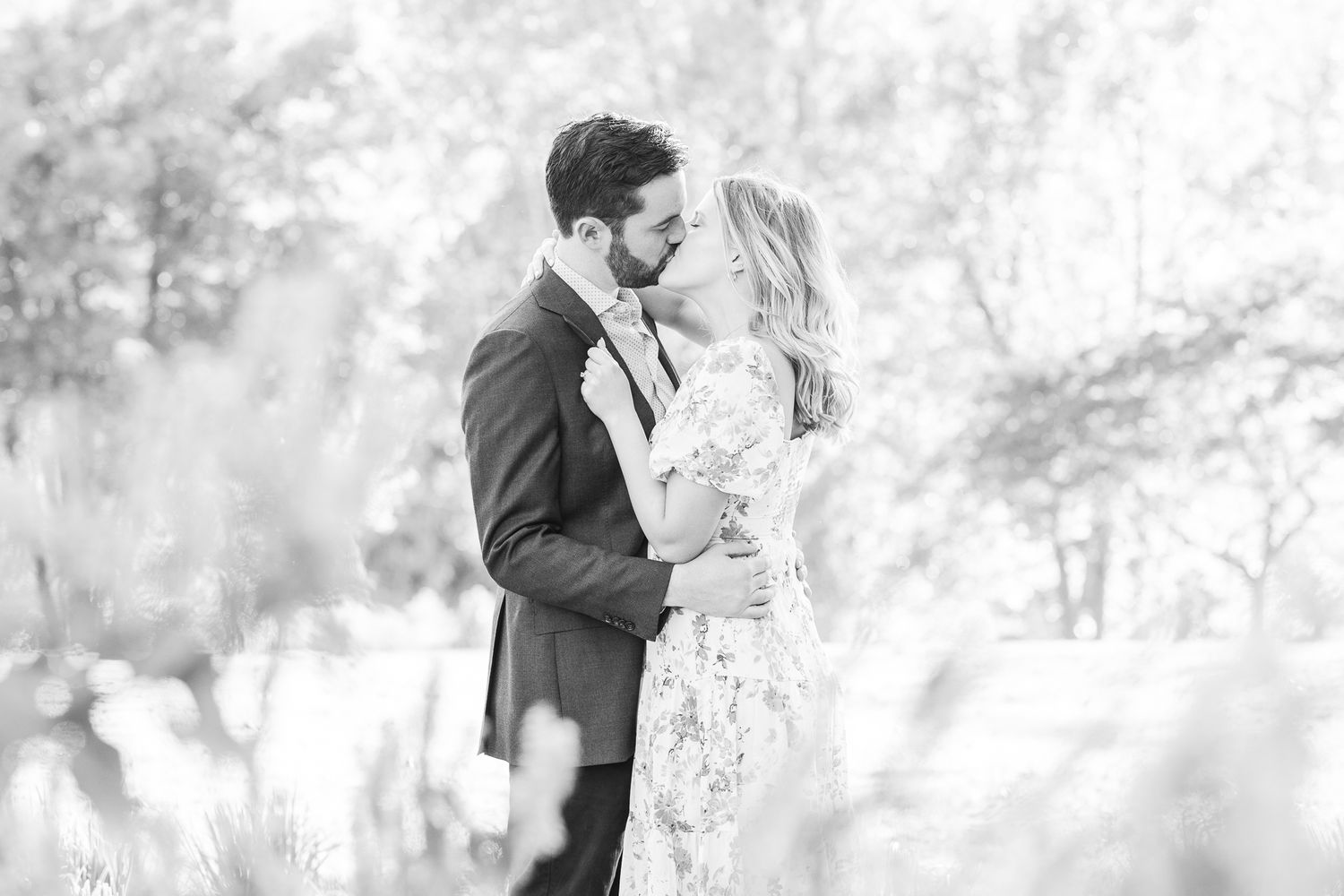 MEADOWLARK GARDENS ENGAGEMENT PICTURES