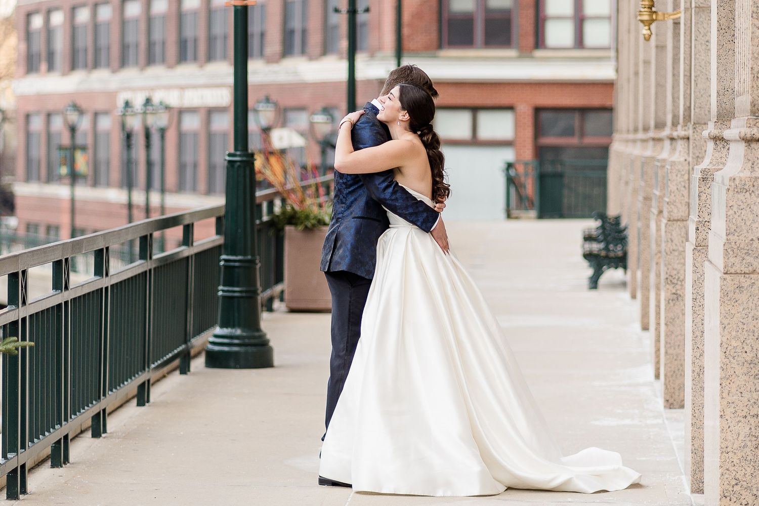 saint kate arts hotel wedding milwaukee wedding photographer downtown MKE kenosha photographer racine photographer bride