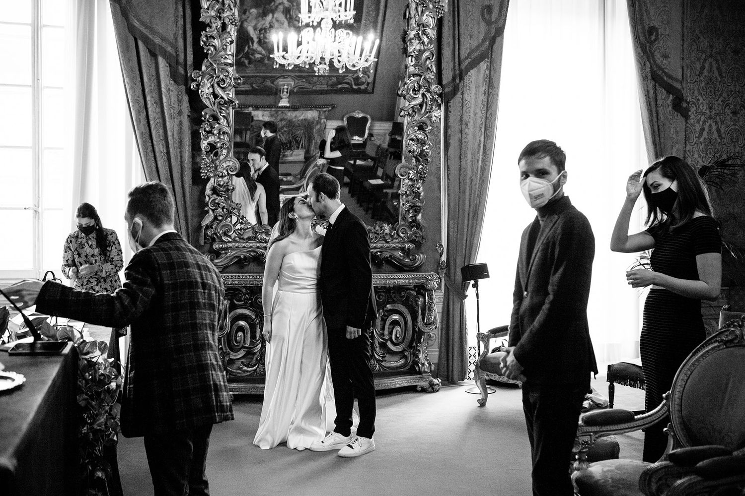 lockdown elopement wedding at Sala Rossa Palazzo Vecchio, Florence, Italy