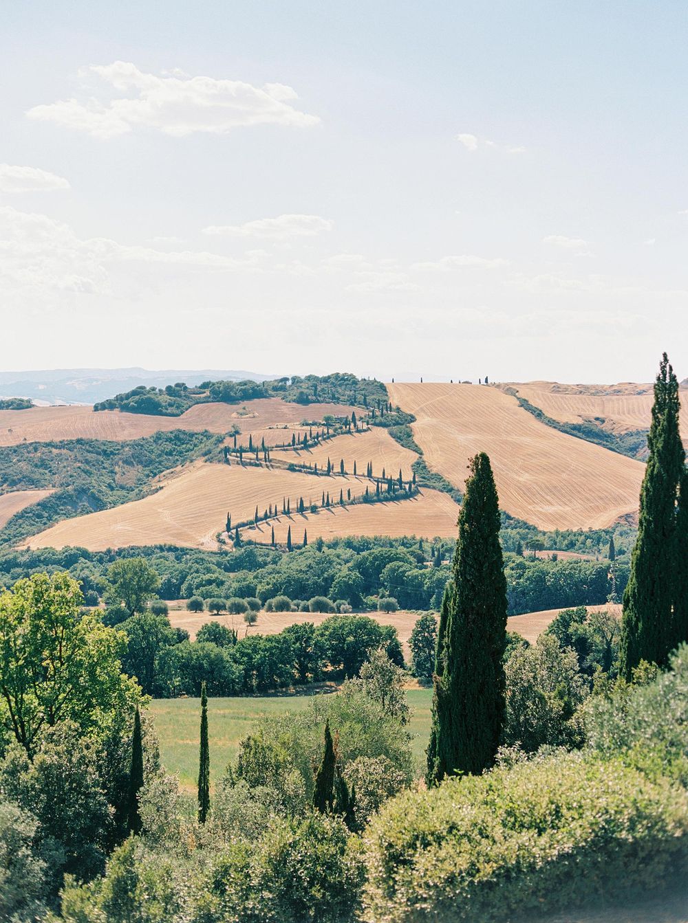 A picturesque landscape of Tuscany, Italy showcasing the beauty of the Italian countryside.