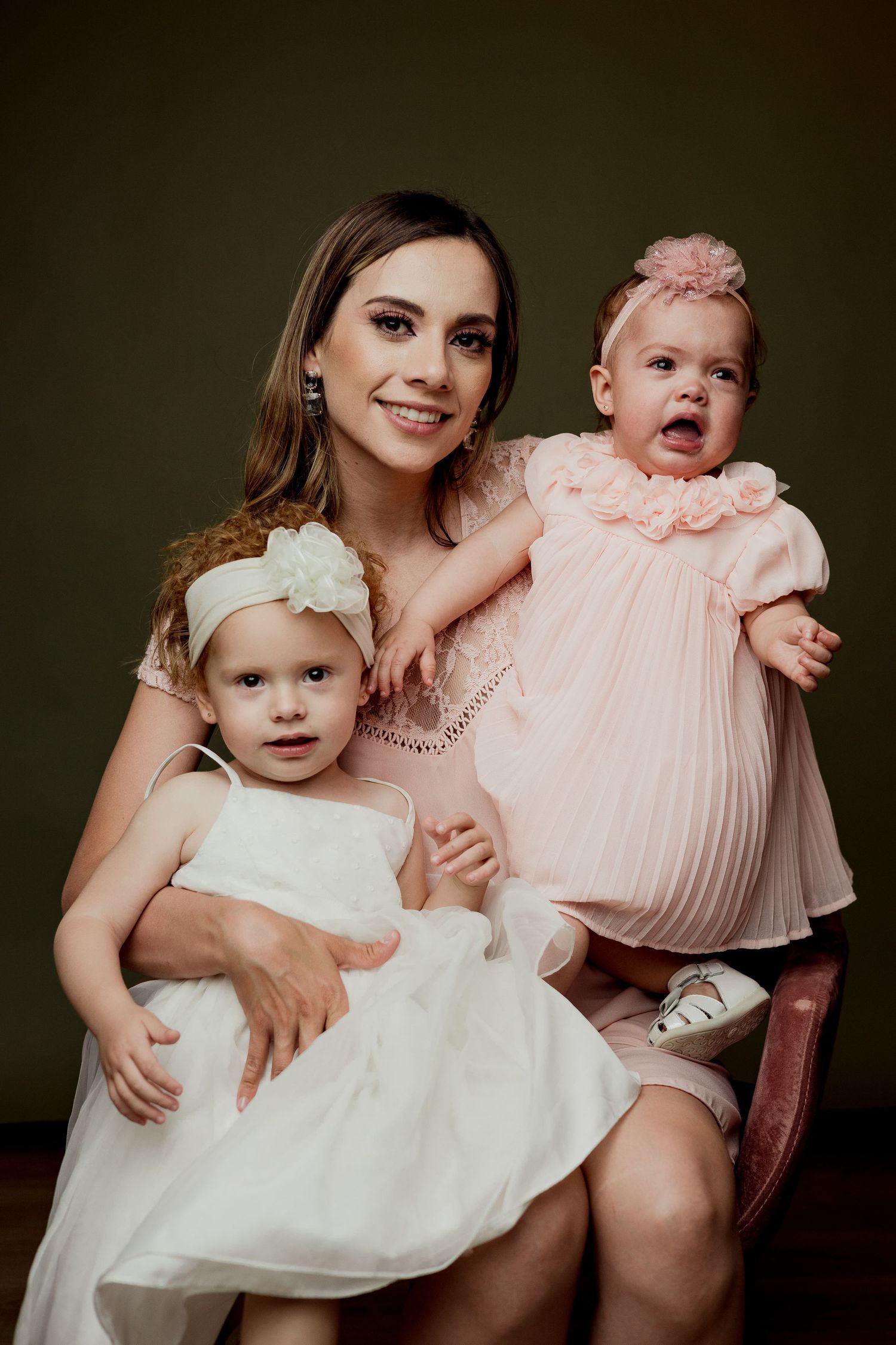 Vancouver Professional Family and lifestyle portraits mom with her two daughters
