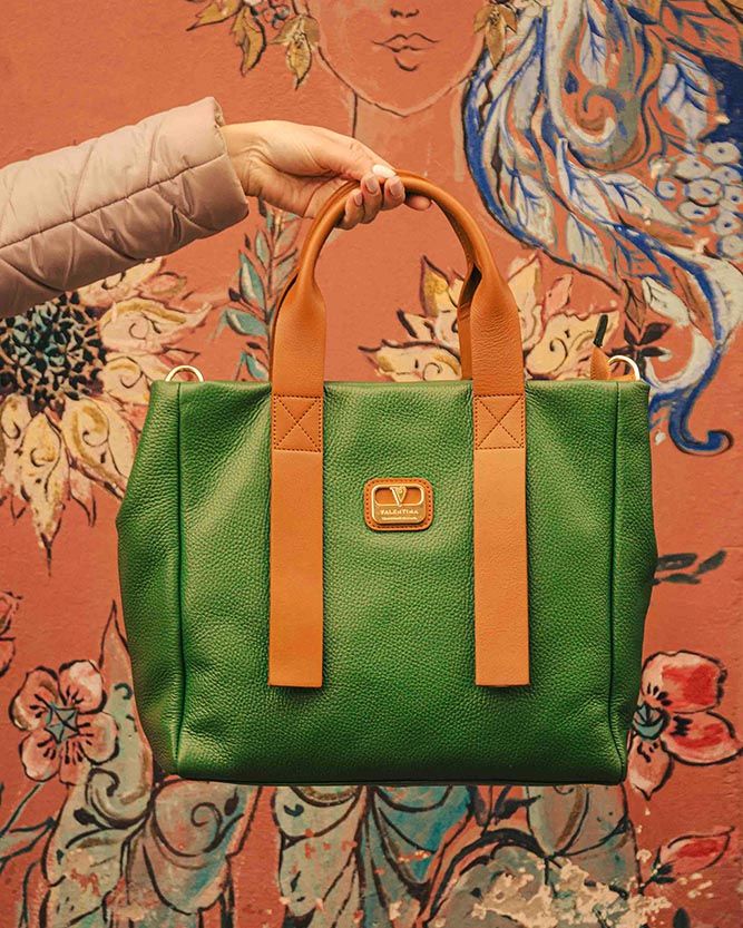Scatto di una borsa preso da uno shooting realizzato per Valentina Bag