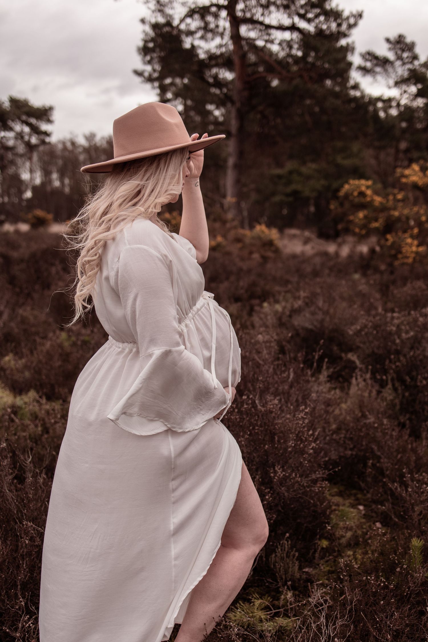 zwangerschapsshoot, zwangerschapsshoot Helmond, fotograaf Helmond, zwangere buik, zwangerschap, zwangerschapsfotograaf