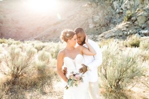chelan wedding photographer sydney aumell photography pnw golden hour bride and groom