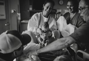 birth photographer photography wenatchee central washington hospital chelan leavenworth