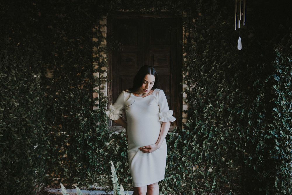 girl in the greens. prenatal session. pregnancy photos. mcallen, Texas. wedding photography