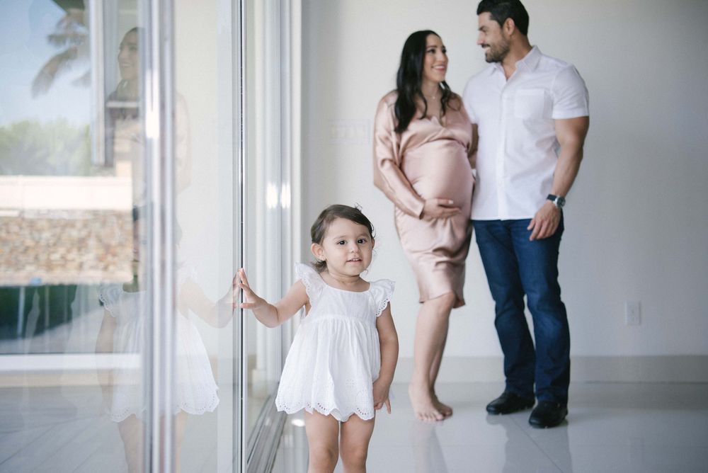 family photo shoot. prenatal session. pregnancy photos. mcallen, Texas. wedding photography