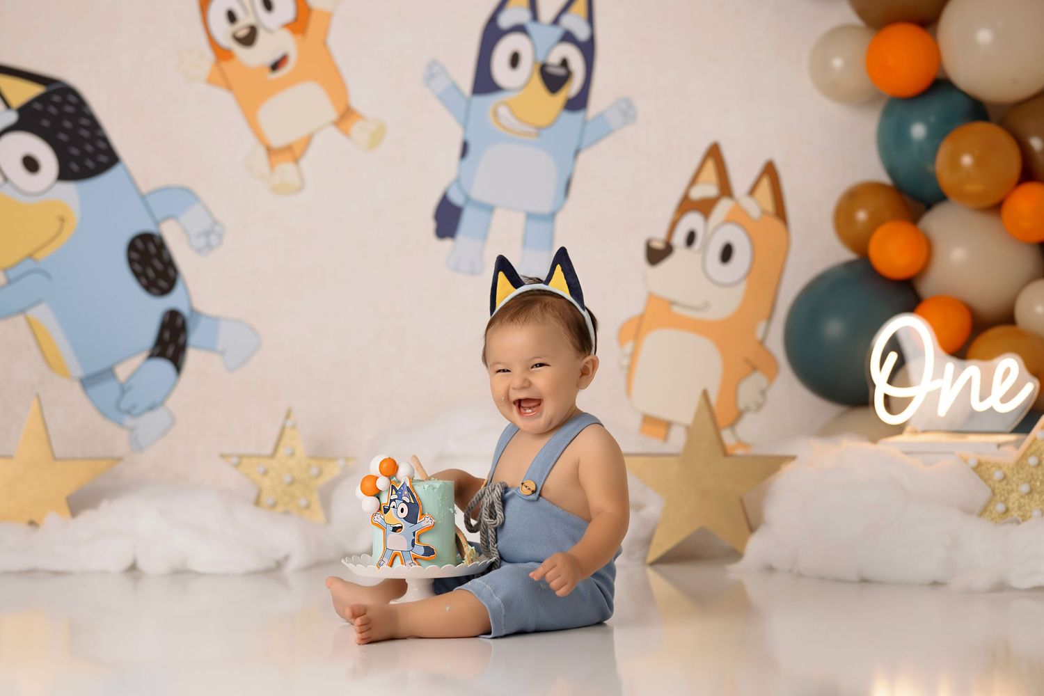 blue y bingo cake smash, baby boy first birthday photoshoot, los angeles california, best photographer