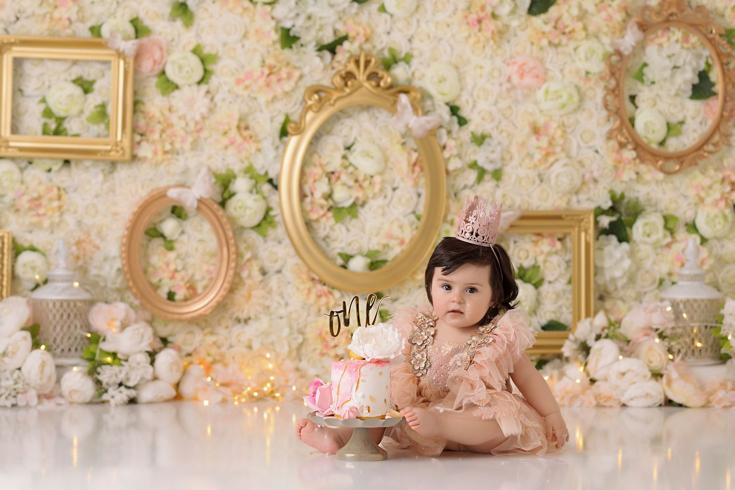 gold frames floral cake smash, baby girl first birthday photoshoot, los angeles california, best photographer