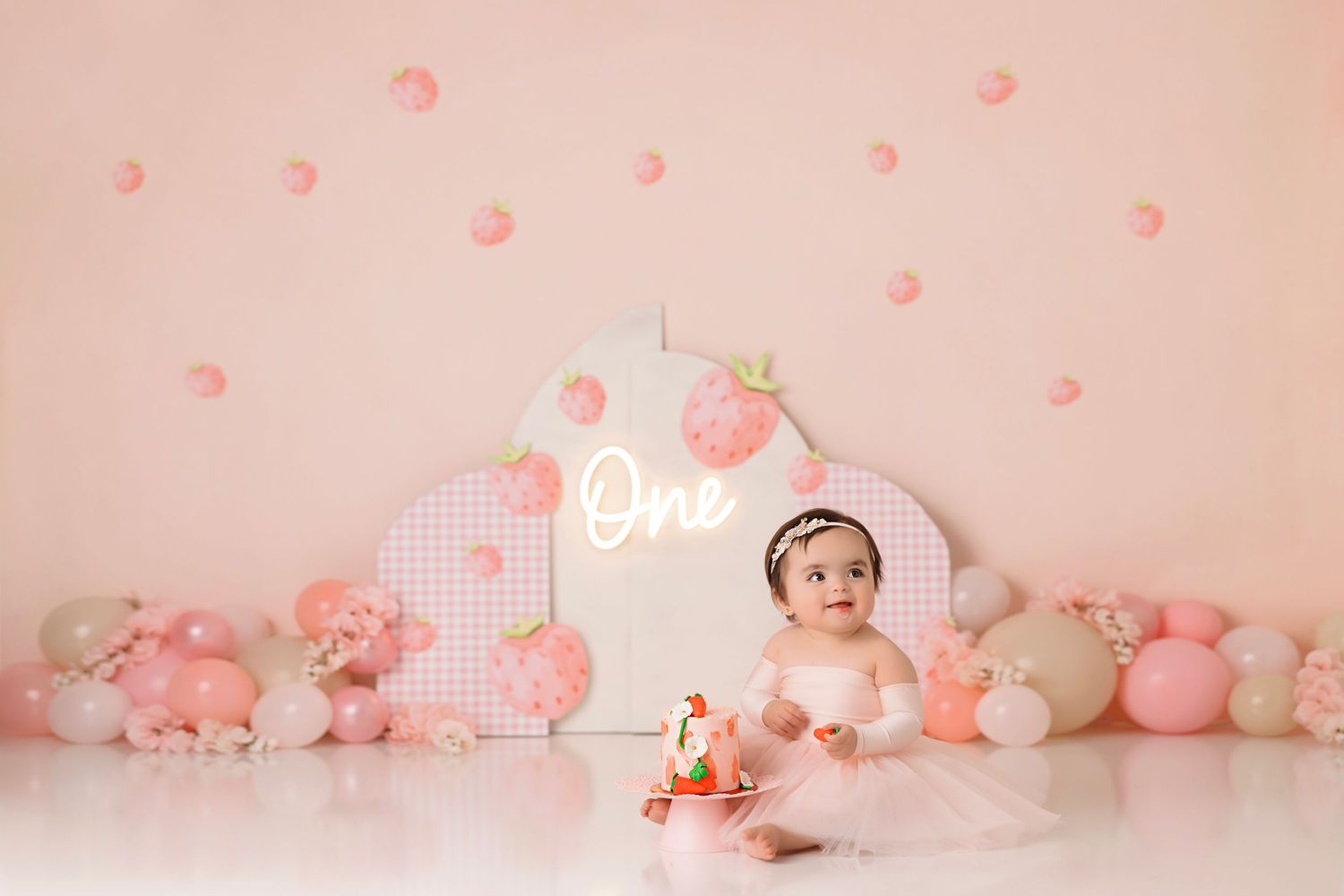 pink strawberry cake smash, baby girl first birthday photoshoot, los angeles california, best photographer